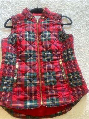 crown & ivy Red and Green Plaid Quilted Sleeveless Vest with Gold Hardware